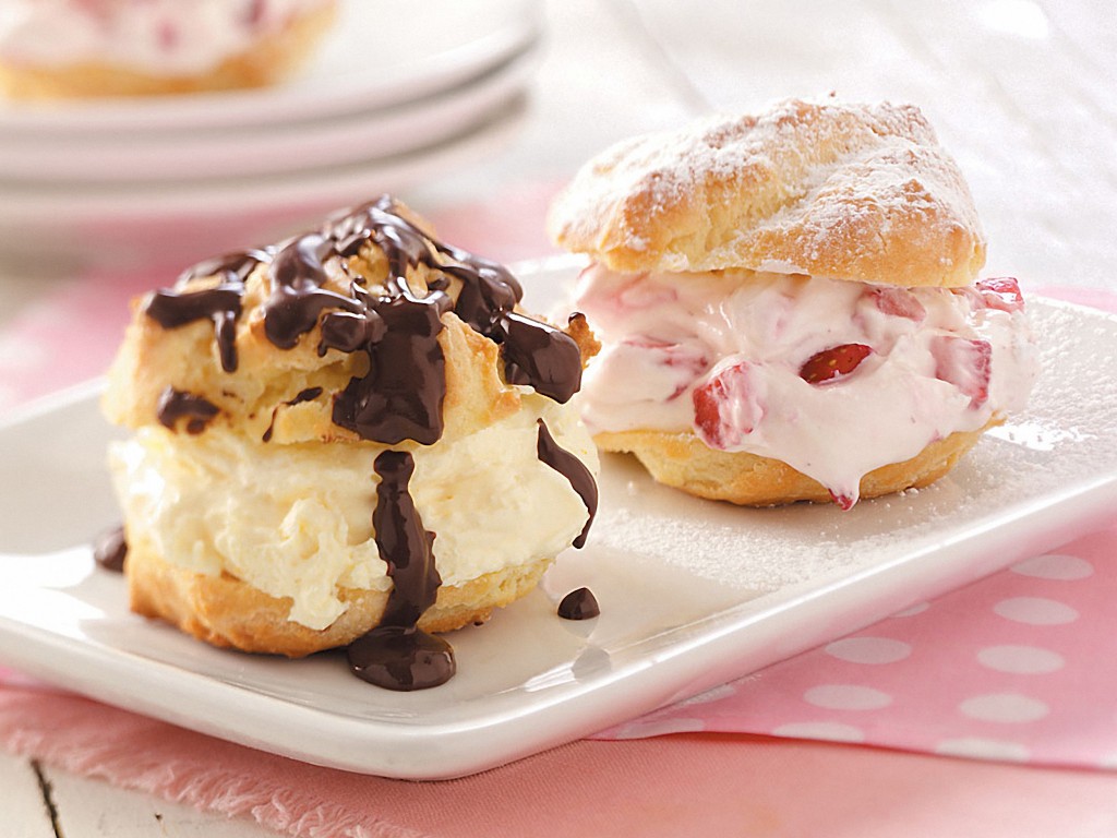 french-cream-puffs-wallpaper