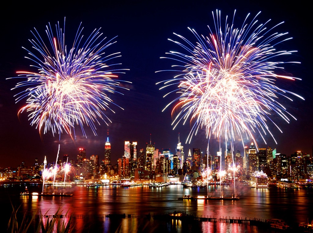 nye-fireworks-wallpaper