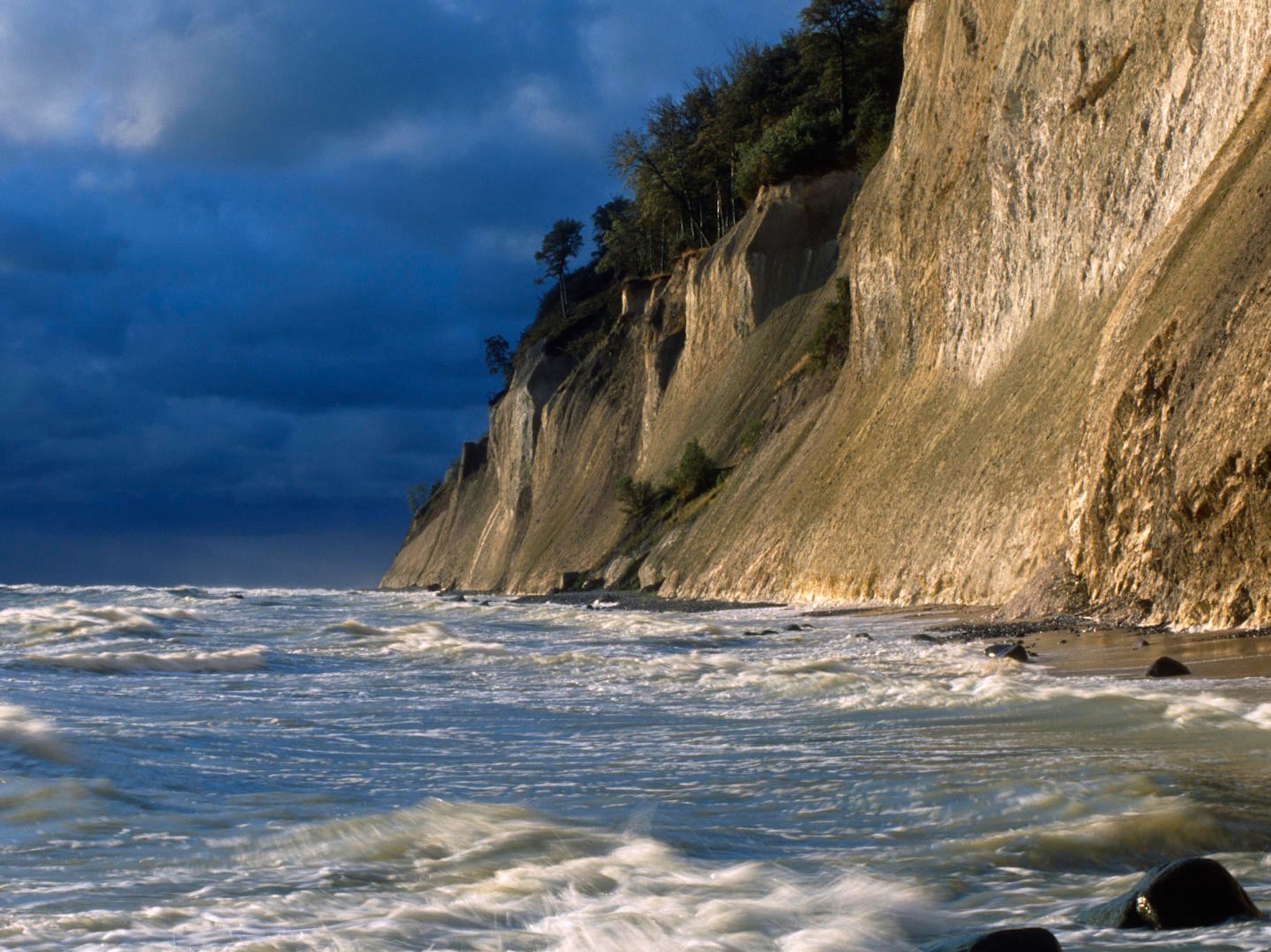 chalk-cliffs-rugen-island-wallpaper